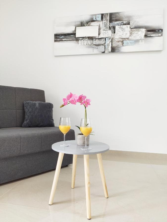 White Apartman Pula
